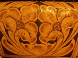 GOOD SIZE TOOLED LEATHER PURSE,LONG ADJUSTABLE SHOULDER STRAP